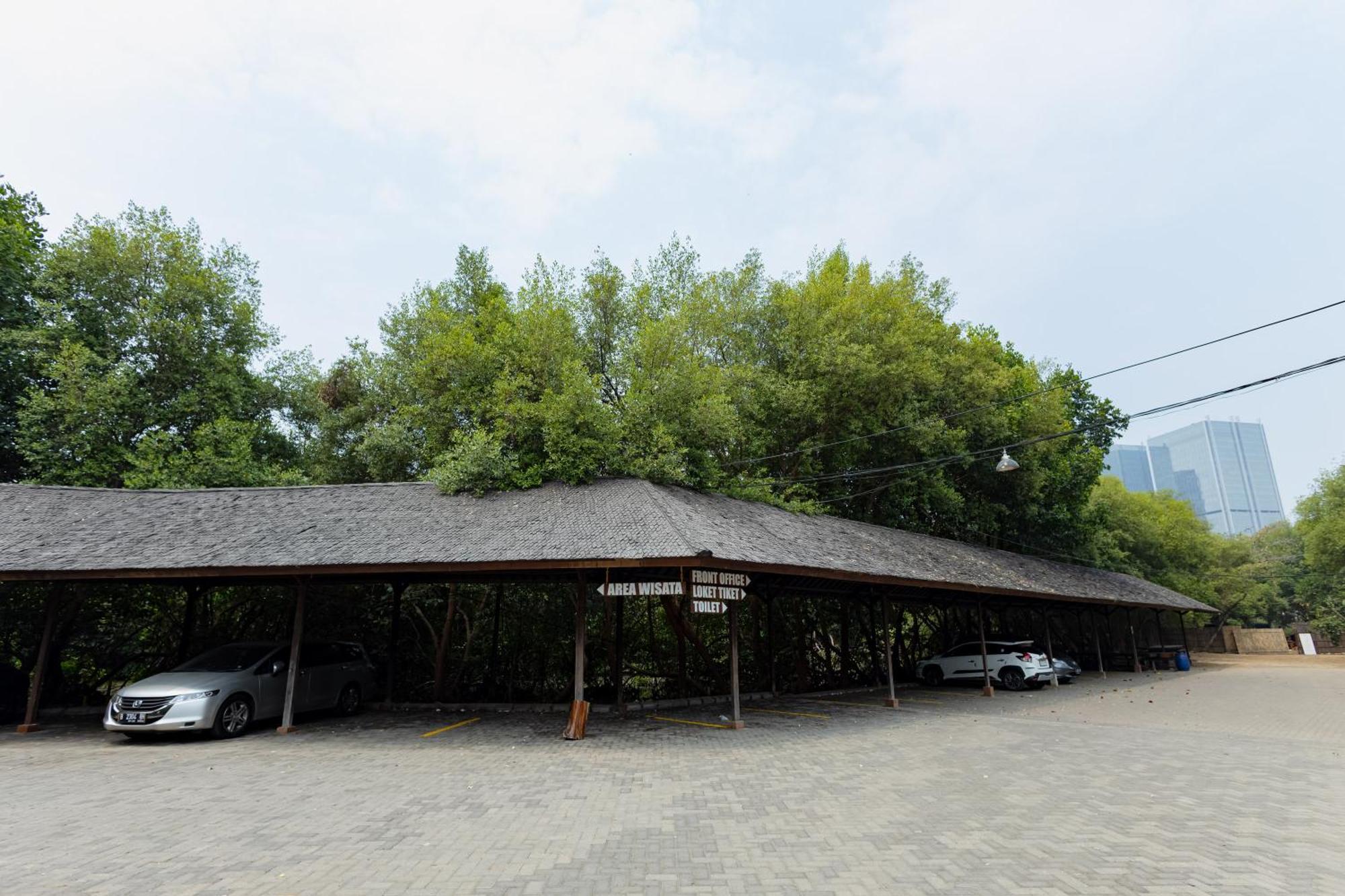 Reddoorz Resort @ Taman Wisata Mangrove Jakarta Exteriör bild